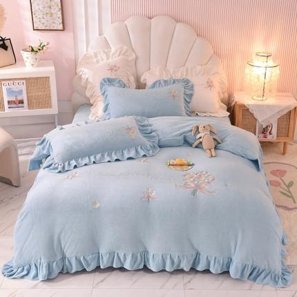 91家纺网 家纺一手货源 找家纺 迪欧芙 2023新款牛奶绒刺绣花边四件套-花絮 花絮-蓝