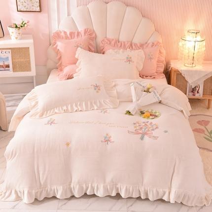 91家纺网 家纺一手货源 找家纺 迪欧芙 2023新款牛奶绒刺绣花边四件套-花絮 花絮-奶白