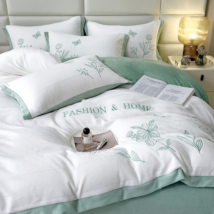 91家纺网 家纺一手货源 找家纺 （总）澳梵家居 2022新款牛奶绒刺绣春风花藻系列四件套