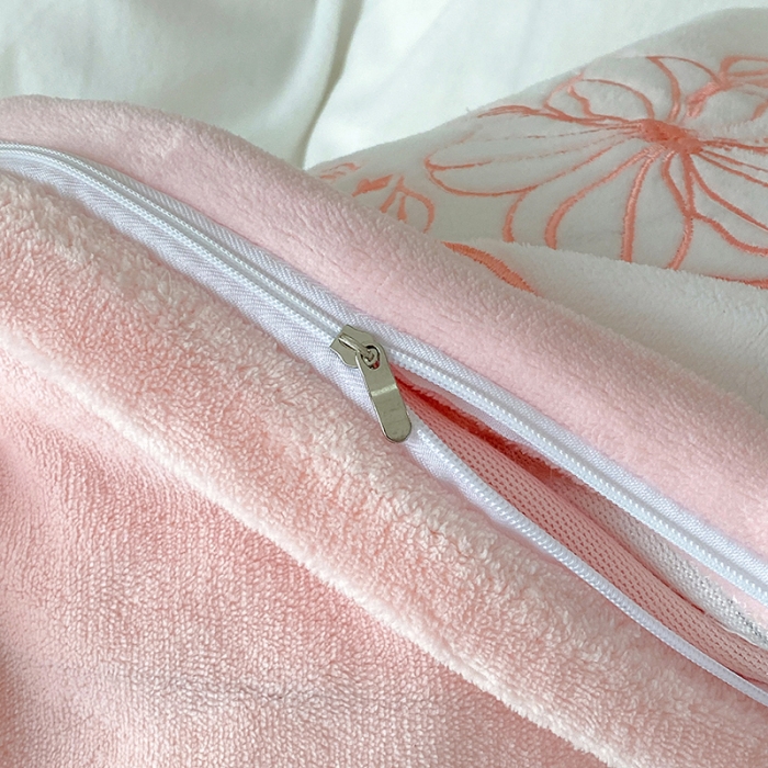 91家纺网 家纺一手货源 找家纺 澳梵家居 2022新款牛奶绒刺绣春风花藻系列四件套 春风花藻-粉