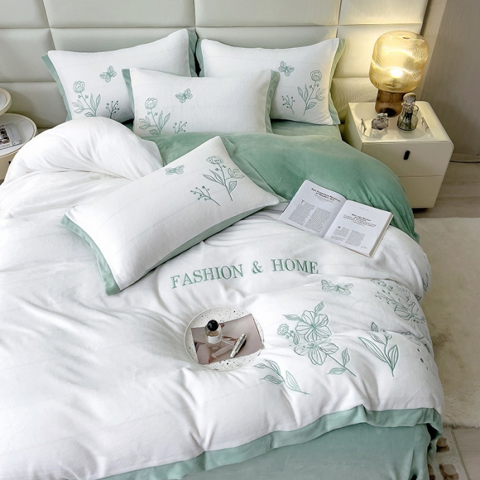 91家纺网 家纺一手货源 找家纺 澳梵家居 2022新款牛奶绒刺绣春风花藻系列四件套 春风花藻-绿