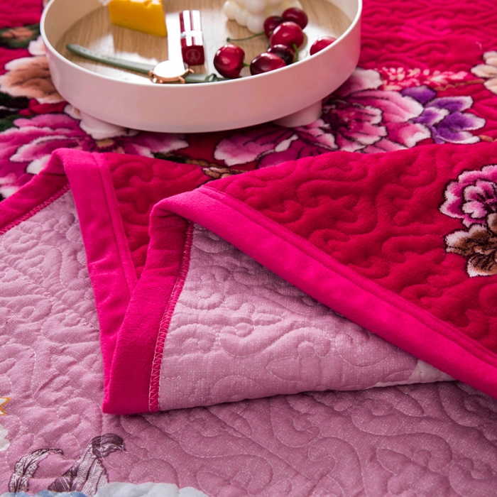 91家纺网 家纺一手货源 找家纺 冬然 2022新款牛奶绒床盖榻榻米床盖炕盖花开富贵红