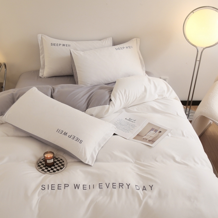 91家纺网 家纺一手货源 找家纺 啊雅家居纯色水洗磨毛亲肤绣花床单款床笠款四套件奶白加奶浅灰