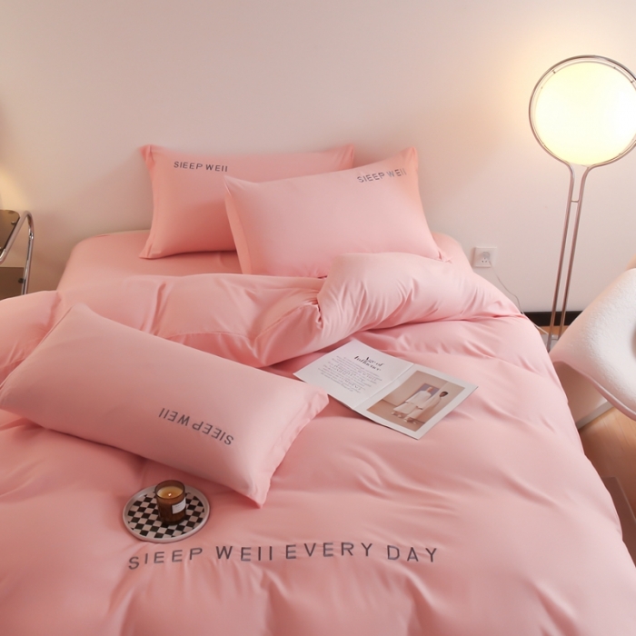 91家纺网 家纺一手货源 找家纺 啊雅家居2025纯色水洗磨毛亲肤绣花床单款床笠款四套件 奶粉