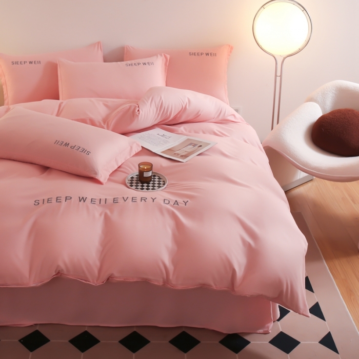 91家纺网 家纺一手货源 找家纺 啊雅家居2025纯色水洗磨毛亲肤绣花床单款床笠款四套件 奶粉