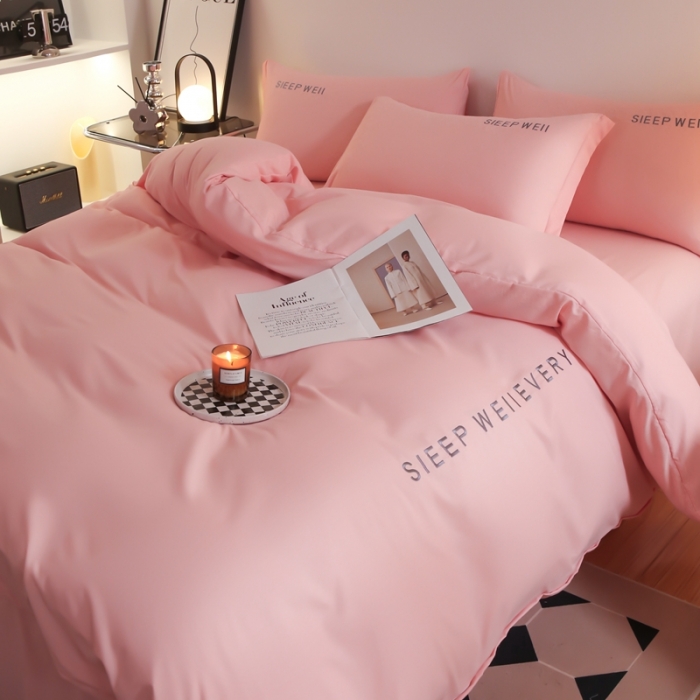 91家纺网 家纺一手货源 找家纺 啊雅家居2025纯色水洗磨毛亲肤绣花床单款床笠款四套件 奶粉