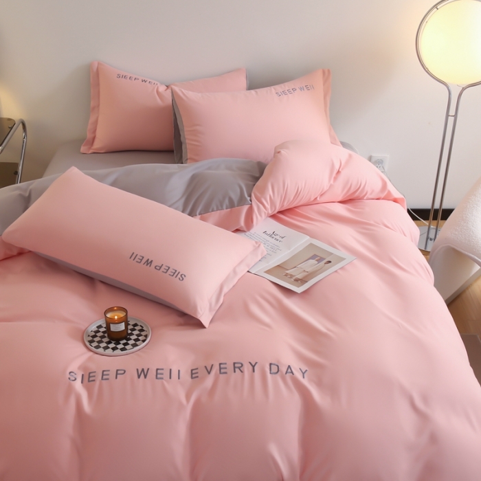 91家纺网 家纺一手货源 找家纺 啊雅家居纯色水洗磨毛亲肤绣花床单款床笠款四套件 奶粉加奶浅灰