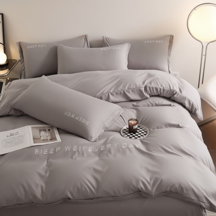 91家纺网 家纺一手货源 找家纺 啊雅家居2025新款纯色水洗磨毛亲肤绣花床单款床笠款四套件 奶浅灰