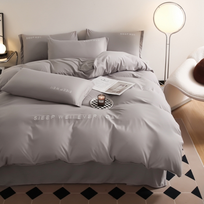 91家纺网 家纺一手货源 找家纺 啊雅家居2025新款纯色水洗磨毛亲肤绣花床单款床笠款四套件 奶浅灰