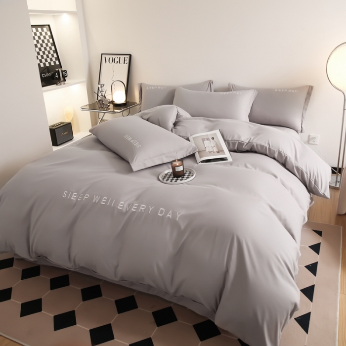 91家纺网 家纺一手货源 找家纺 啊雅家居2025新款纯色水洗磨毛亲肤绣花床单款床笠款四套件 奶浅灰