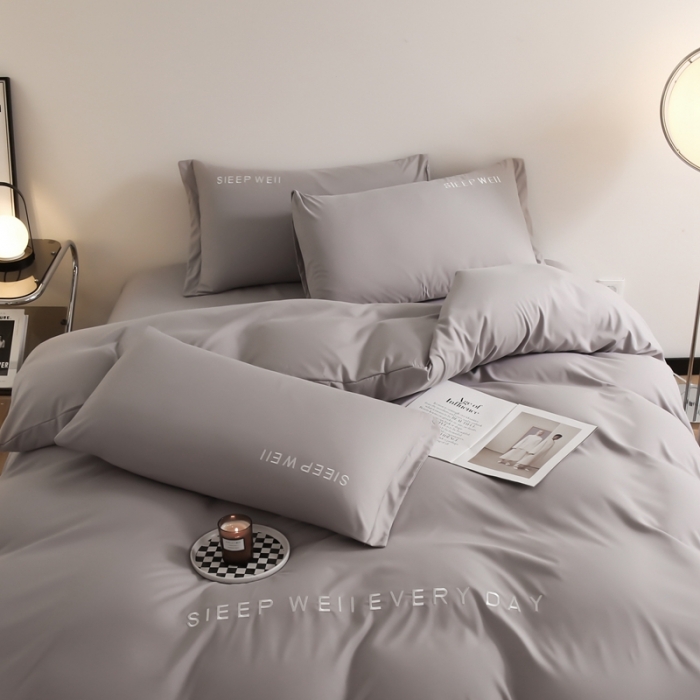 91家纺网 家纺一手货源 找家纺 啊雅家居2025新款纯色水洗磨毛亲肤绣花床单款床笠款四套件 奶浅灰