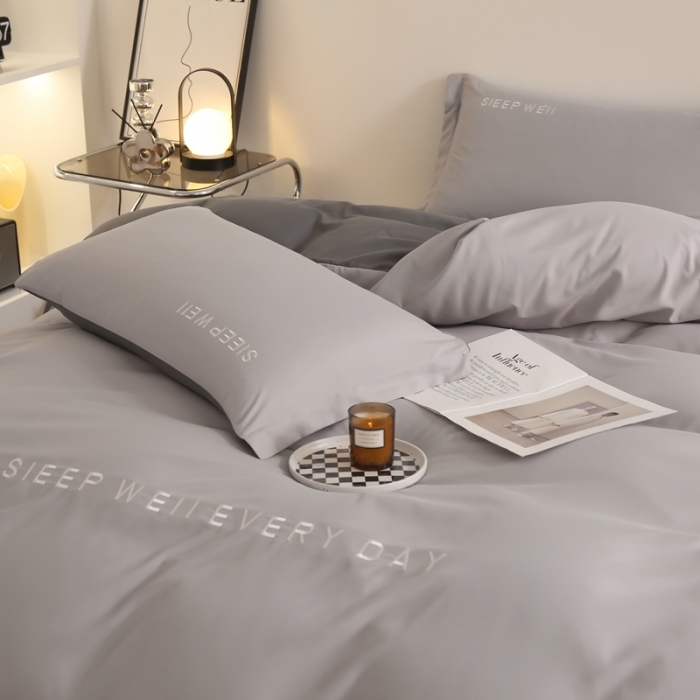 91家纺网 家纺一手货源 找家纺 啊雅家居 新款纯色水洗磨毛亲肤绣花床单款床笠款四套件 奶浅灰加奶深灰