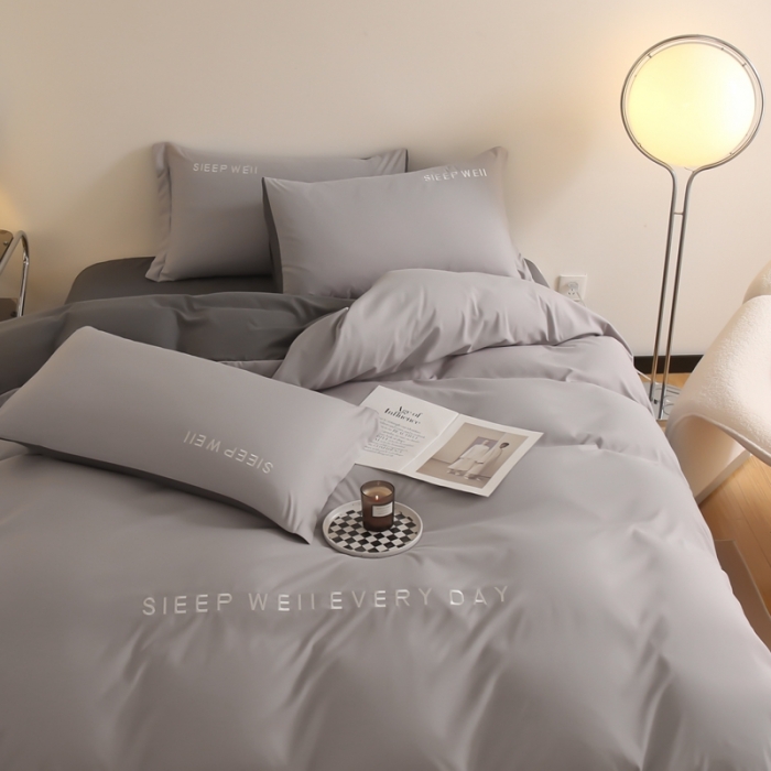 91家纺网 家纺一手货源 找家纺 啊雅家居 新款纯色水洗磨毛亲肤绣花床单款床笠款四套件 奶浅灰加奶深灰