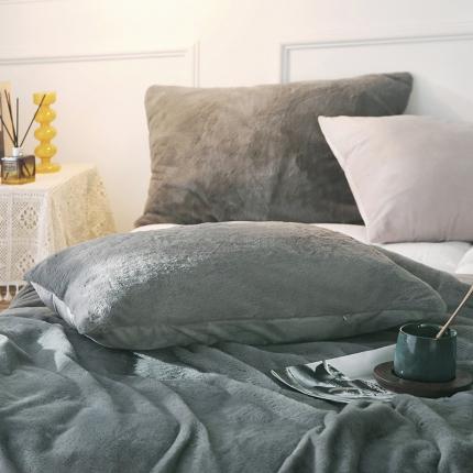 91家纺网 家纺一手货源 找家纺 （总）卡奥家纺 2025新款纯色银狐绒枕套48x74cm一对