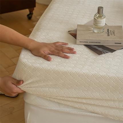 91家纺网 家纺一手货源 找家纺 总FORTWO 2022新款230克压花牛奶绒肌理纹单品床笠