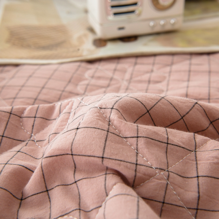 91家纺网 家纺一手货源 找家纺 席世家 2022新款色织全棉加棉床笠 粉小格