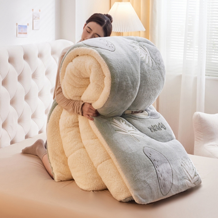 91家纺网 家纺一手货源 找家纺 畅销被业2025新款加厚保暖雪花绒冬被 牛油果