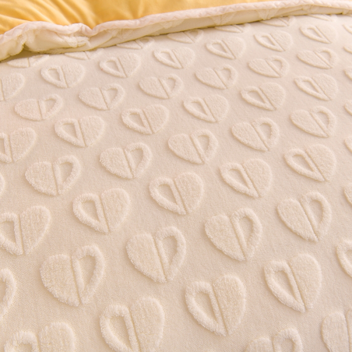 91家纺网 家纺一手货源 找家纺 澳梵 新款塔芙绒牛奶绒包边四件套-柔情慢漫 爱意-奶白黄