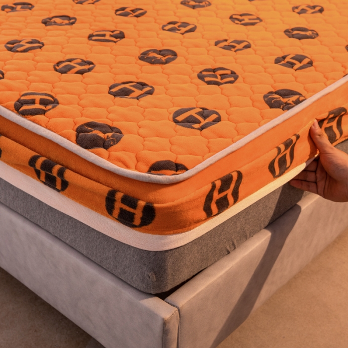 91家纺网 家纺一手货源 找家纺 美莱 2022年夹棉加厚牛奶绒床笠单件三件套直播爆款 爱玛橙