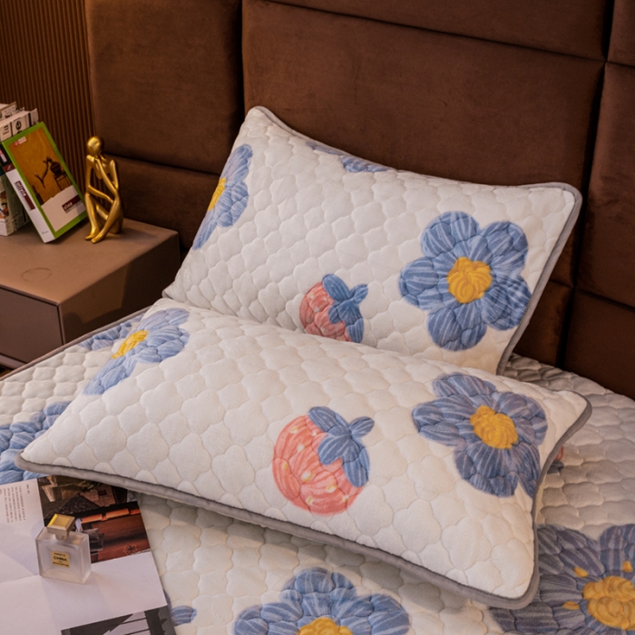 91家纺网 家纺一手货源 找家纺 美莱 2022年夹棉加厚牛奶绒床笠单件三件套直播爆款 赫本花