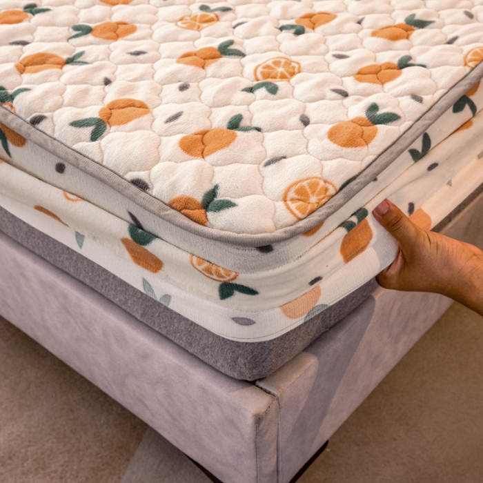 91家纺网 家纺一手货源 找家纺 美莱 2022年夹棉加厚牛奶绒床笠单件三件套直播爆款 开心桔子