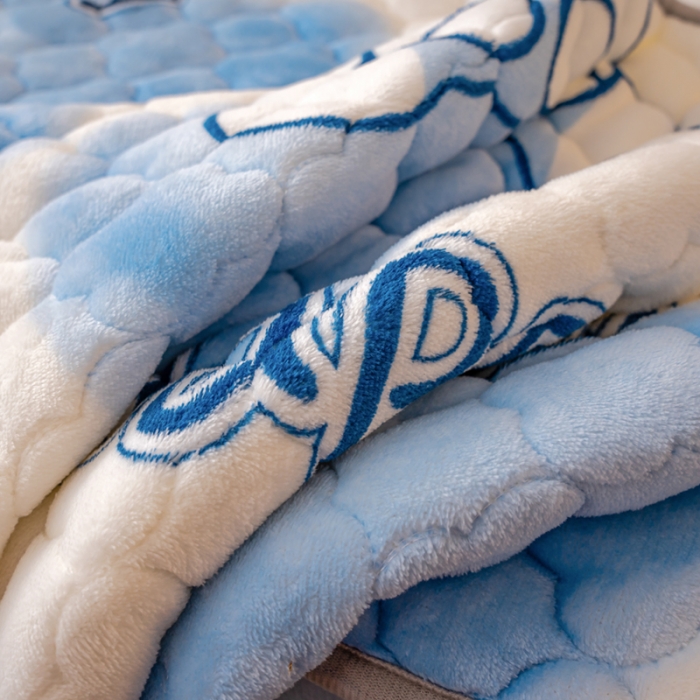 91家纺网 家纺一手货源 找家纺 美莱 2022年夹棉加厚牛奶绒床笠单件三件套直播爆款 漫漫兔