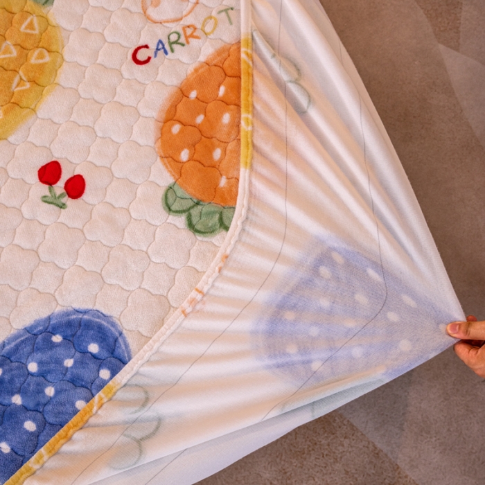 91家纺网 家纺一手货源 找家纺 美莱 2022年夹棉加厚牛奶绒床笠单件三件套直播爆款 奶油草莓