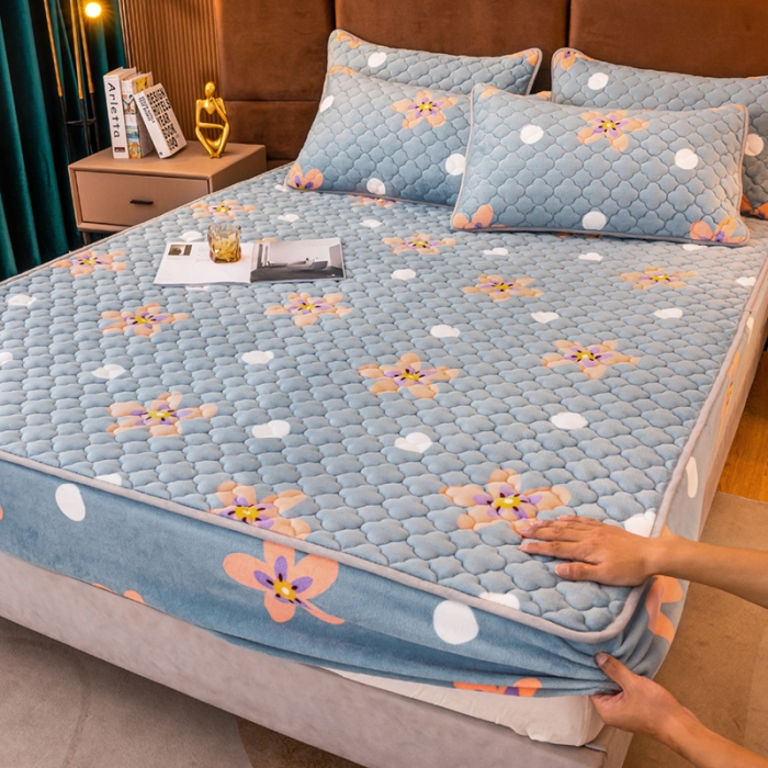 91家纺网 家纺一手货源 找家纺 美莱 2022年夹棉加厚牛奶绒床笠单件三件套直播爆款 星诚