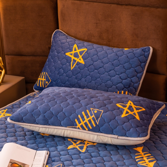 91家纺网 家纺一手货源 找家纺 美莱 2022年夹棉加厚牛奶绒床笠单件三件套直播爆款 鱼趣