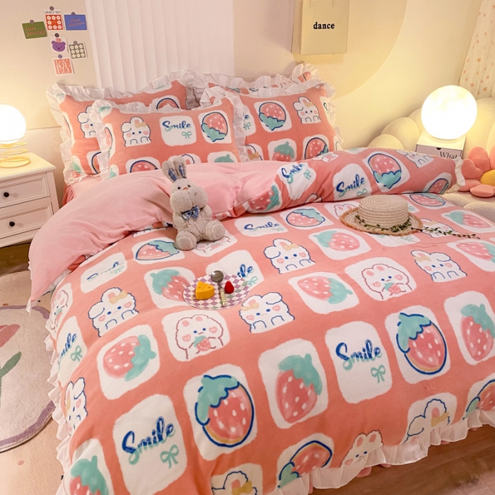 91家纺网 家纺一手货源 找家纺 绒兔兔 2022新款印花牛奶绒四件套提供买家秀草莓兔