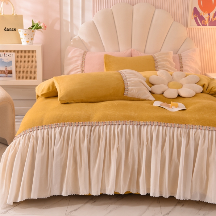 91家纺网 家纺一手货源 找家纺 艾米家居 2022秋冬新款牛奶绒花边四件套爱莎系列 黄色