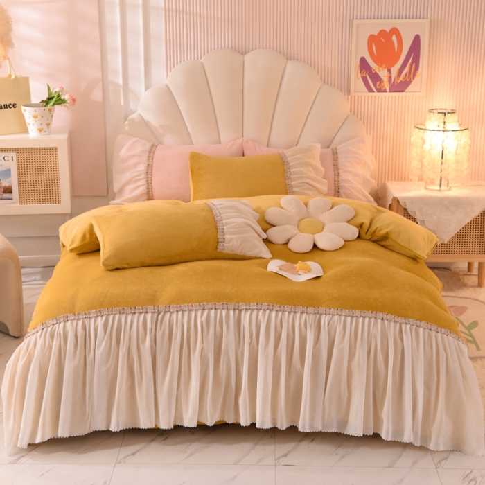 91家纺网 家纺一手货源 找家纺 艾米家居 2022秋冬新款牛奶绒花边四件套爱莎系列 黄色