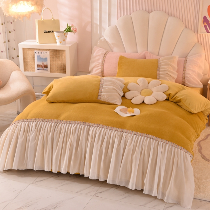 91家纺网 家纺一手货源 找家纺 艾米家居 2022秋冬新款牛奶绒花边四件套爱莎系列 黄色