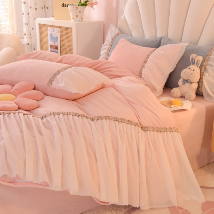 91家纺网 家纺一手货源 找家纺 艾米家居 2022秋冬新款牛奶绒花边四件套爱莎系列 玉色