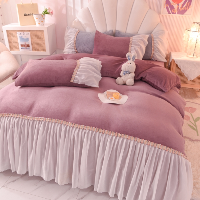 91家纺网 家纺一手货源 找家纺 艾米家居 2022秋冬新款牛奶绒花边四件套爱莎系列 紫色