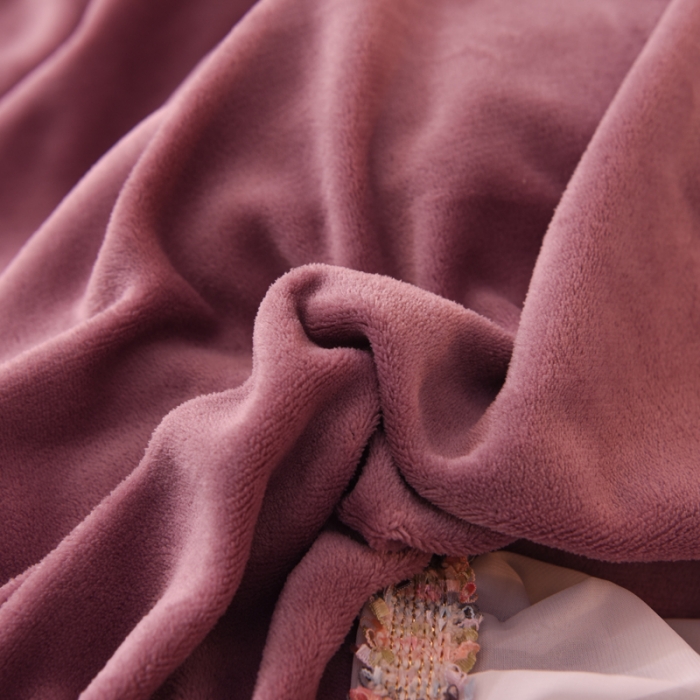 91家纺网 家纺一手货源 找家纺 艾米家居 2022秋冬新款牛奶绒花边四件套爱莎系列 紫色