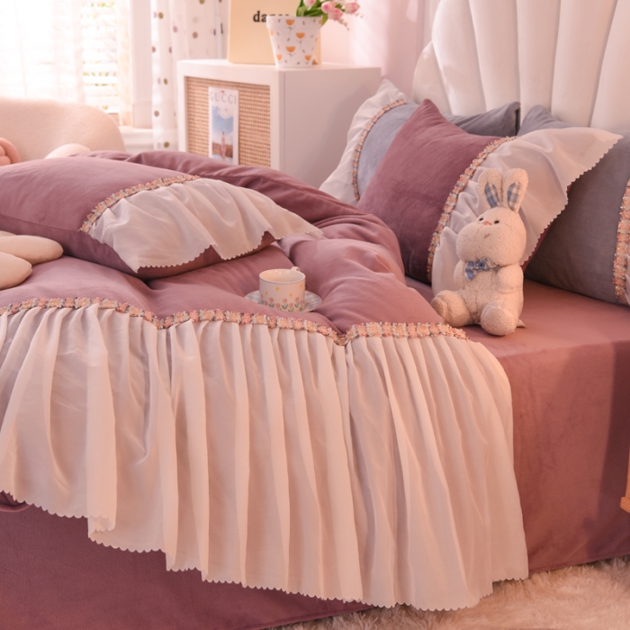 91家纺网 家纺一手货源 找家纺 艾米家居 2022秋冬新款牛奶绒花边四件套爱莎系列 紫色