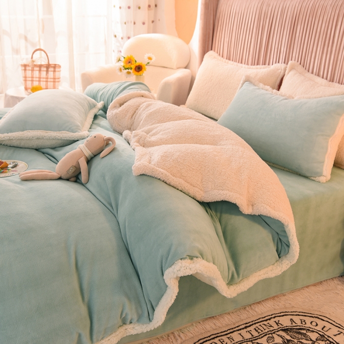 91家纺网 家纺一手货源 找家纺 艾米家居  2022秋冬新款羊羔绒拼牛奶绒系列 豆绿
