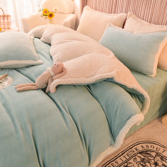 91家纺网 家纺一手货源 找家纺 艾米家居  2022秋冬新款羊羔绒拼牛奶绒系列 豆绿