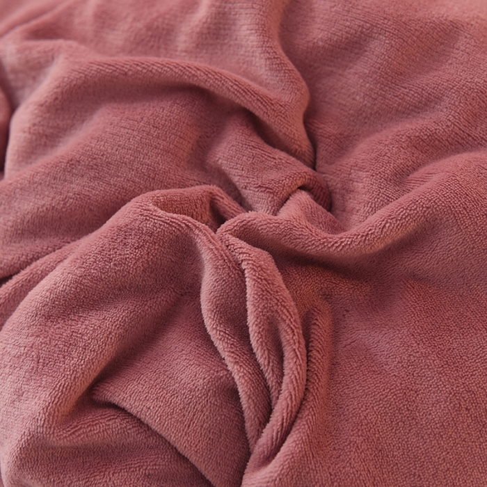 91家纺网 家纺一手货源 找家纺 艾米家居  2022秋冬新款羊羔绒拼牛奶绒系列 梅紫色