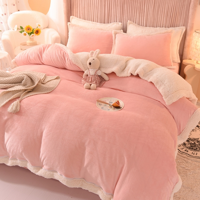 91家纺网 家纺一手货源 找家纺 艾米家居  2022秋冬新款羊羔绒拼牛奶绒系列 玉色