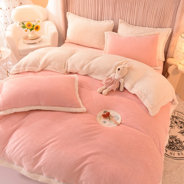 91家纺网 家纺一手货源 找家纺 艾米家居  2022秋冬新款羊羔绒拼牛奶绒系列 玉色