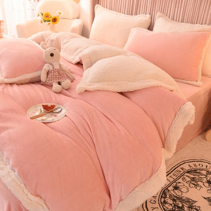 91家纺网 家纺一手货源 找家纺 艾米家居  2022秋冬新款羊羔绒拼牛奶绒系列 玉色