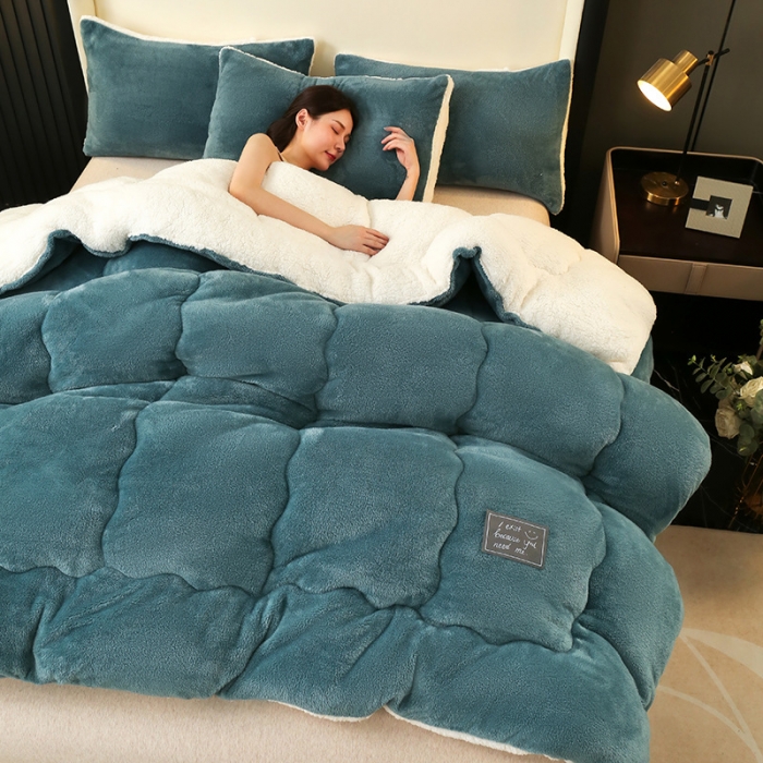 91家纺网 家纺一手货源 找家纺 吾秀 2022新款加厚保暖兔兔绒冬被 普蓝