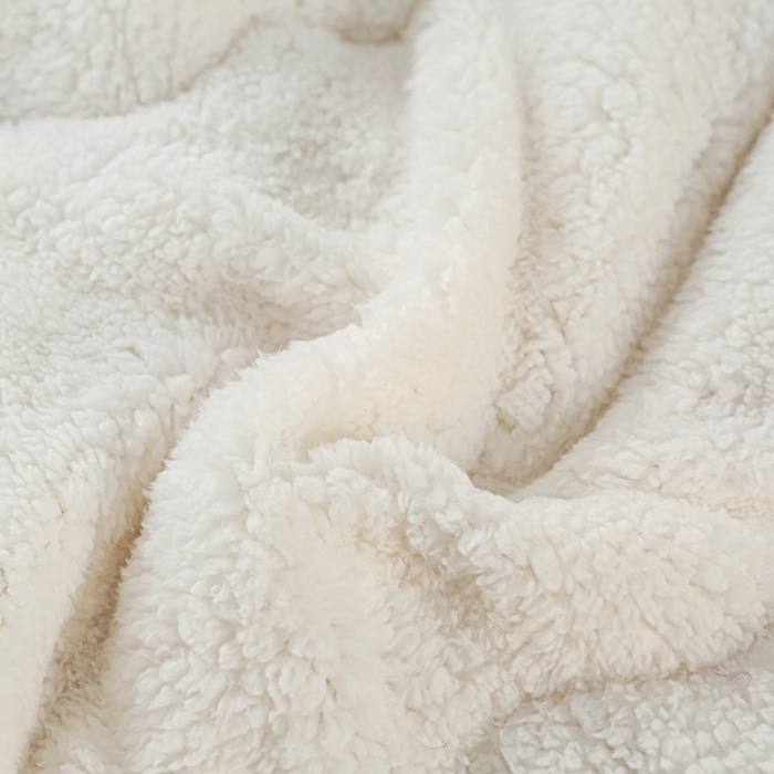 91家纺网 家纺一手货源 找家纺 吾秀 2022新款加厚保暖兔兔绒冬被 浅灰