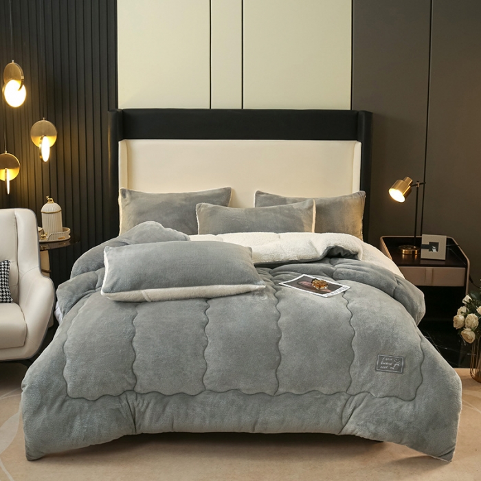 91家纺网 家纺一手货源 找家纺 吾秀 2022新款加厚保暖兔兔绒冬被 浅灰