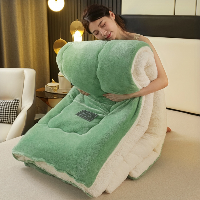 91家纺网 家纺一手货源 找家纺 吾秀 2022新款加厚保暖兔兔绒冬被 浅绿