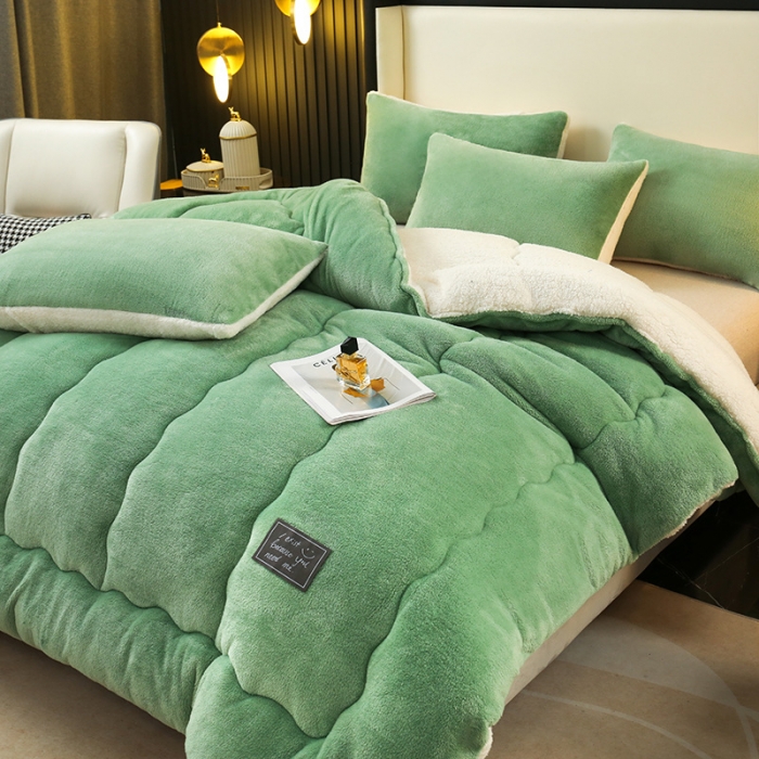 91家纺网 家纺一手货源 找家纺 吾秀 2022新款加厚保暖兔兔绒冬被 浅绿