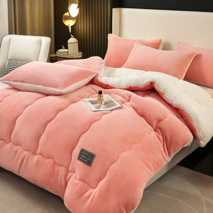 91家纺网 家纺一手货源 找家纺 吾秀 2022新款加厚保暖兔兔绒冬被 桃粉