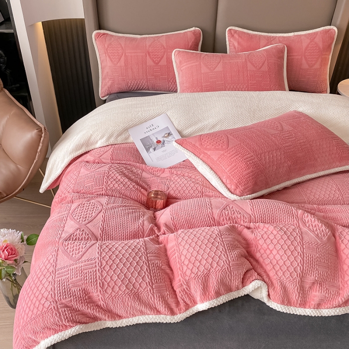 91家纺网 家纺一手货源 找家纺 （总）吾诺 2022 雕花绒二合一冬被 可拆洗牛奶绒冬被